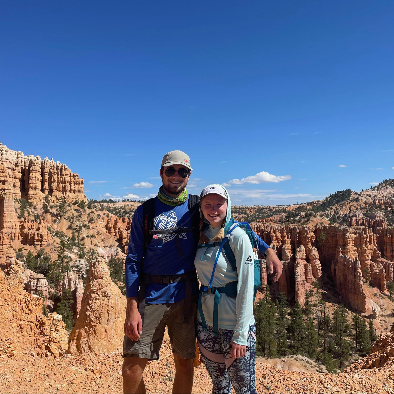 On our 2-month cross-country road trip, we had an amazing hike in Bryce Canyon!