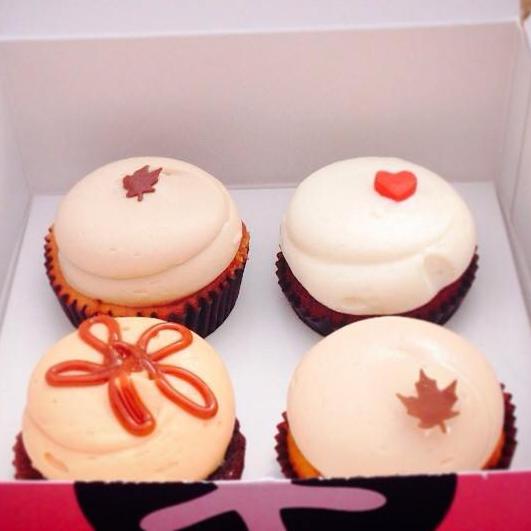 Jason quickly learned the way into Julissa's heart. He had her at Georgetown Cupcakes!