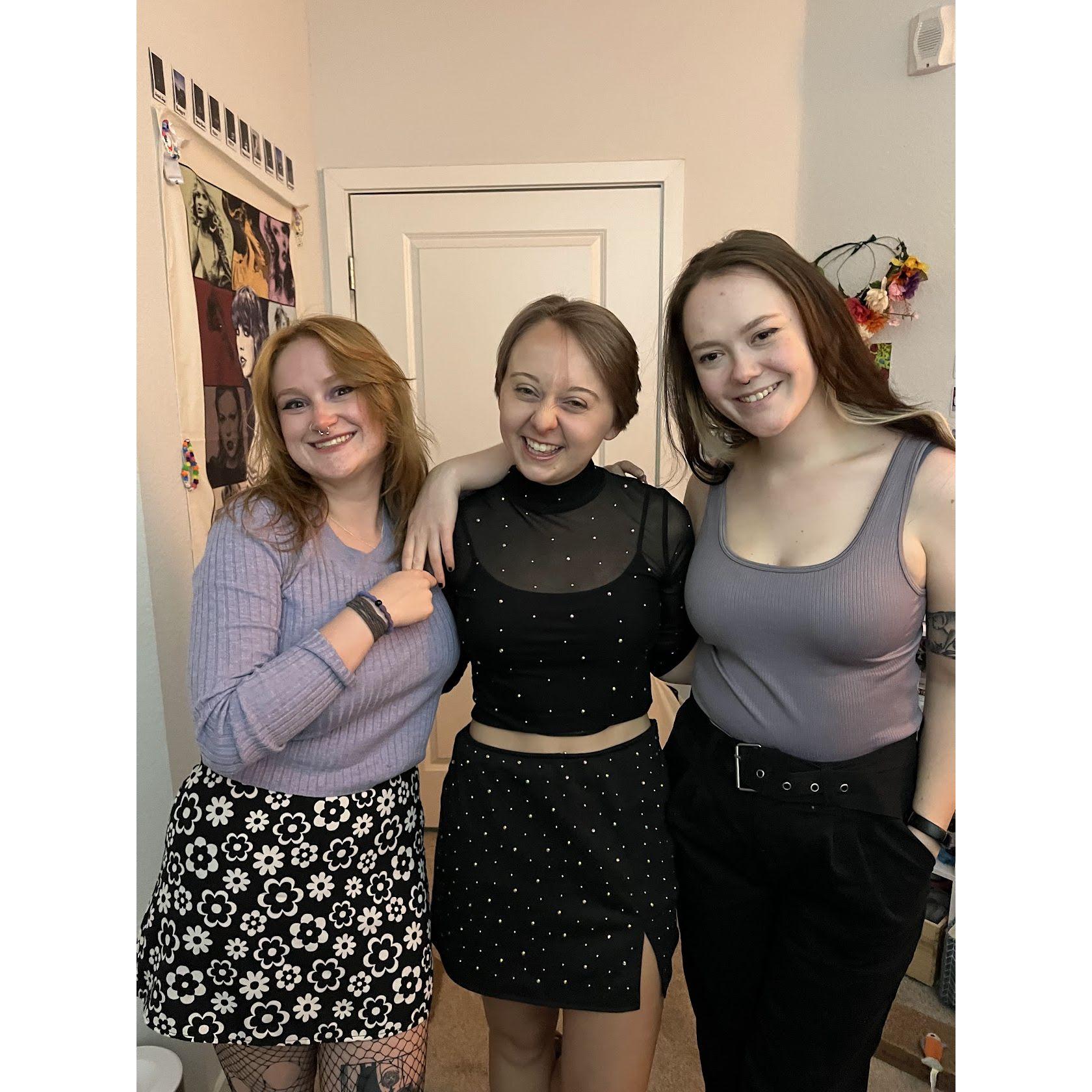The biggest shoutout to Amanda’s girlies, Jess and Olivia, who mean the world to her! 💖✨
