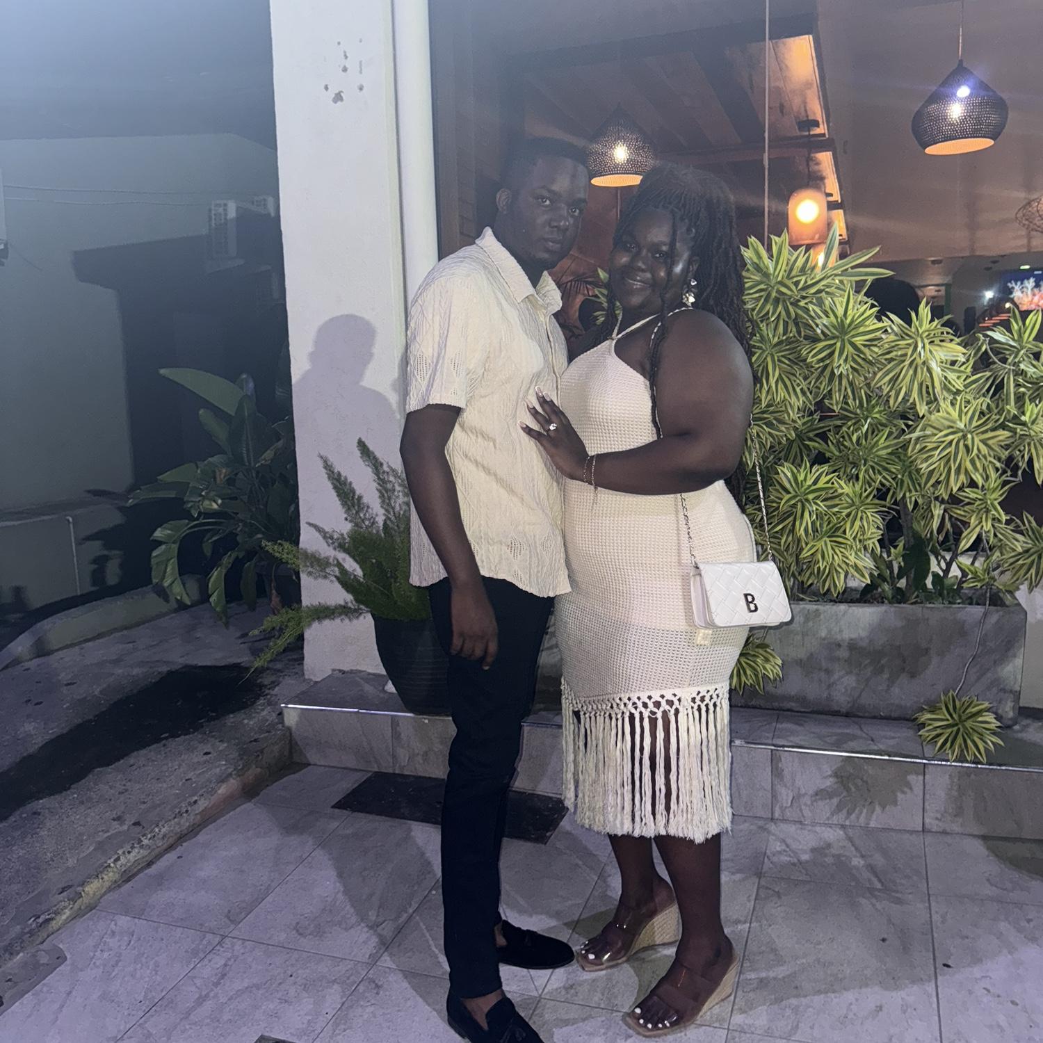 Our engagement dinner!🙈🥰