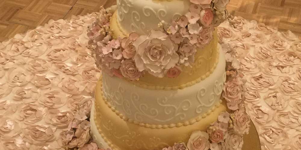 Alice S Piece Of Cake Baker In Powell Oh Zola