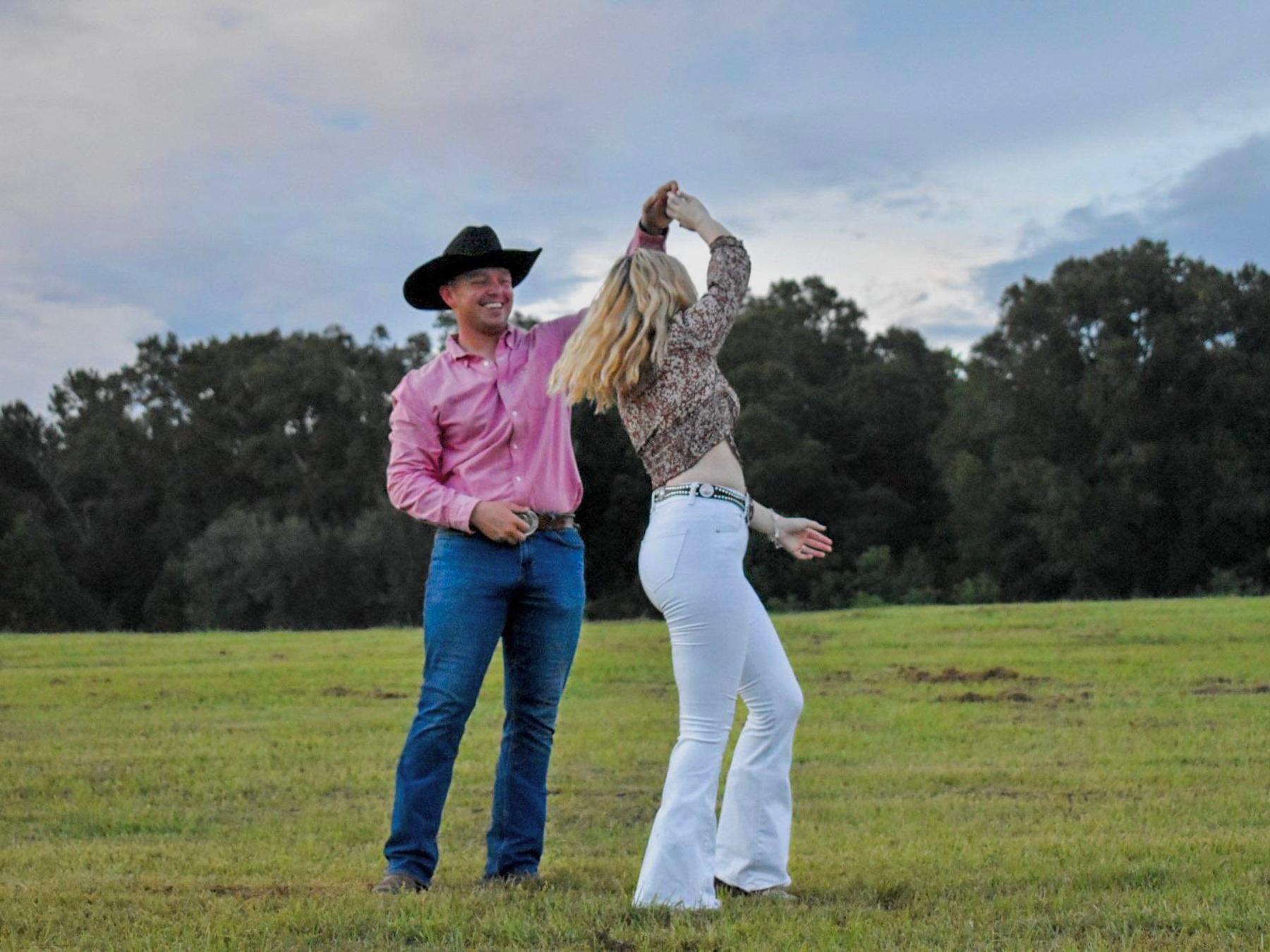 The Wedding Website of Sarah montgomery and Dalton stewart