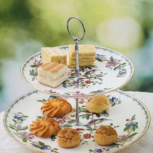 Pembroke Cake Stand