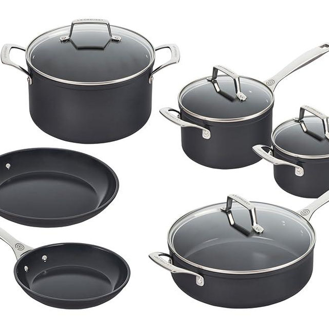 Le Creuset Essential Non-stick Ceramic 10 Pc. Cookware Set