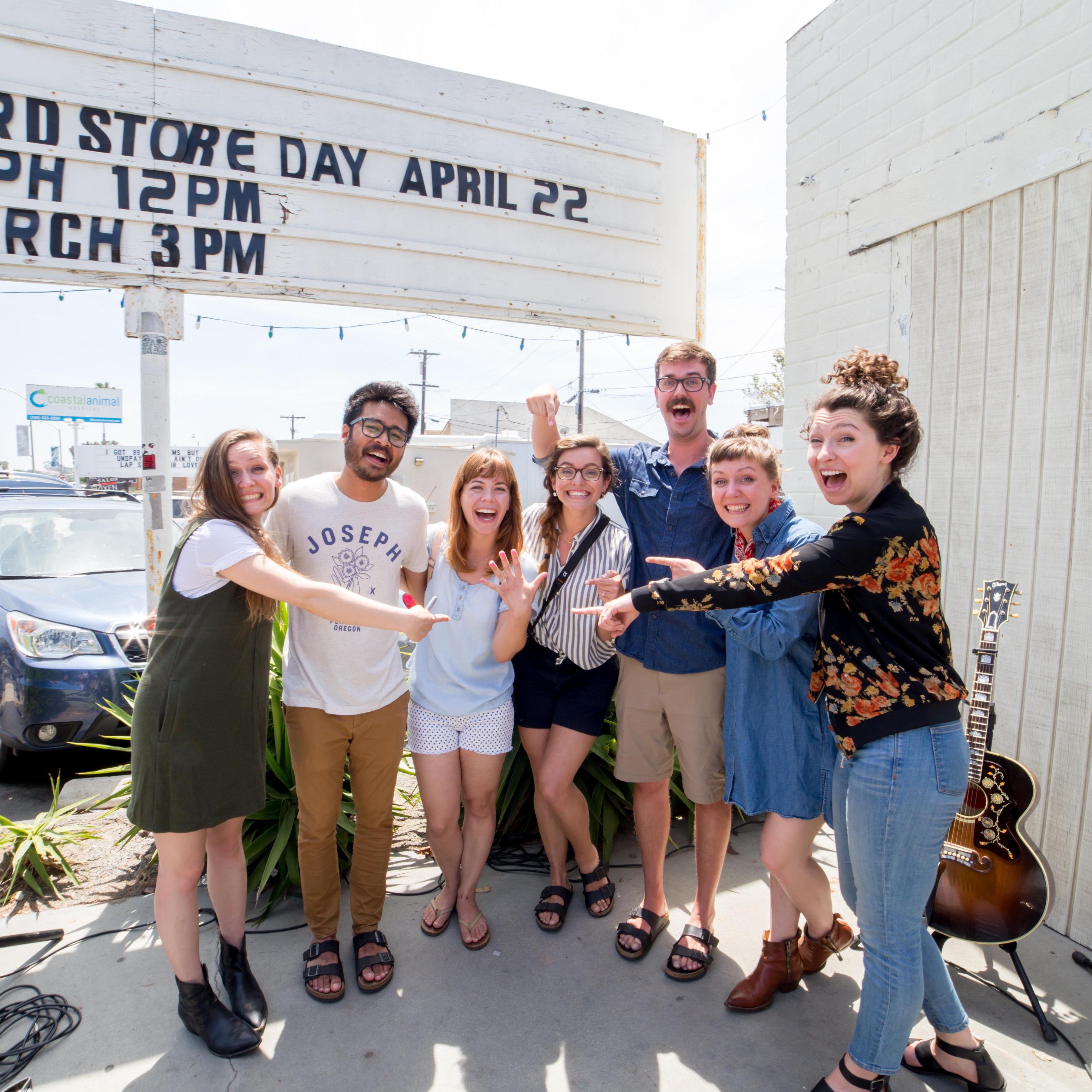 Post-engagement concert with one of our favorite bands, Joseph!
📸: @loranedward