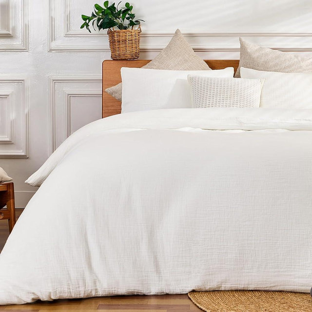 RENEWROOTS White Duvet Cover King, 100% Sandwashed Cotton Soft King Size Duvet Cover Set 3 Pieces with Zipper Clousre & Corner Buttons (White, King 104 x 90)