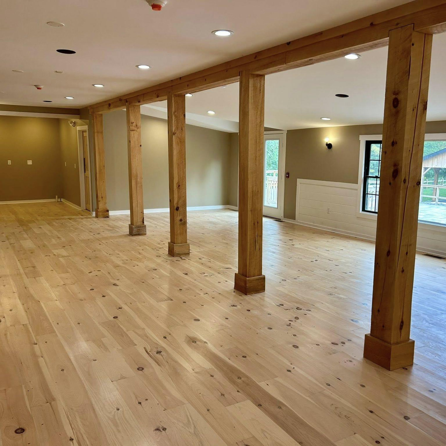 Refreshment area and bathrooms