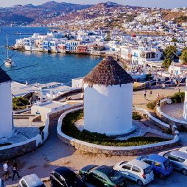 Honeymoon Fund - Sightseeing with a Mykonian (Tour)