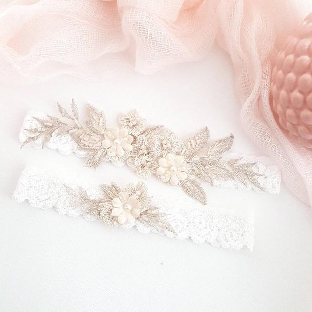 Champagne Floral Lace Bridal Wedding Garter, Vintage Ivory Pearl Garter for Bride, Fairytale Wedding Garter