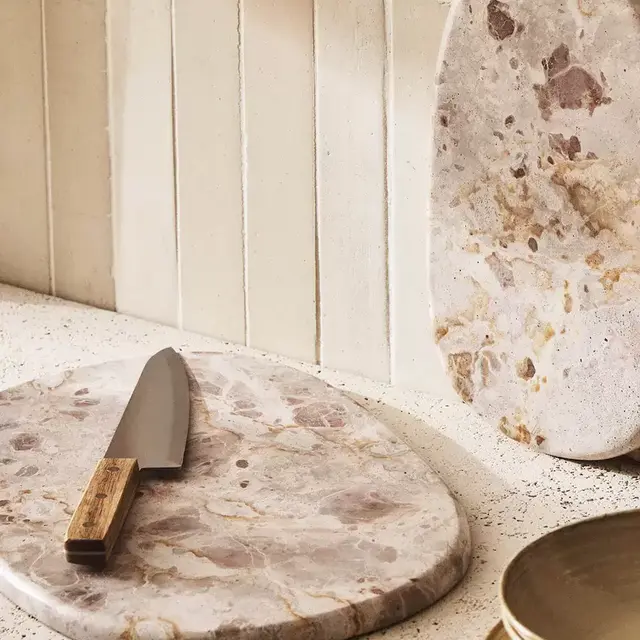 OVAL MARBLE CUTTING BOARD