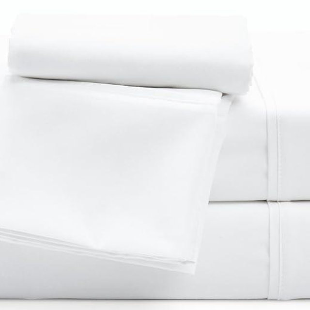 UGG Hedi Twin Sheet Set 3-Piece Luxury Cooling Sheets Deep Pockets Premium Bedding with 1 Pillow Sham Hypoallergenic Machine Washable Soft Lightweight Bed Set for Dorm or Kids Bunk, Twin, White