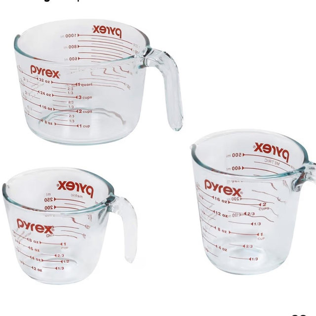 Pyrex Essentials (3-Pack) Glass Measuring Cups Set, (1, 2 & 4 Cup) Measuring Cups For Prepping, Baking and Cooking, Preheated Oven, Dishwasher, Freezer, and Microwave Safe