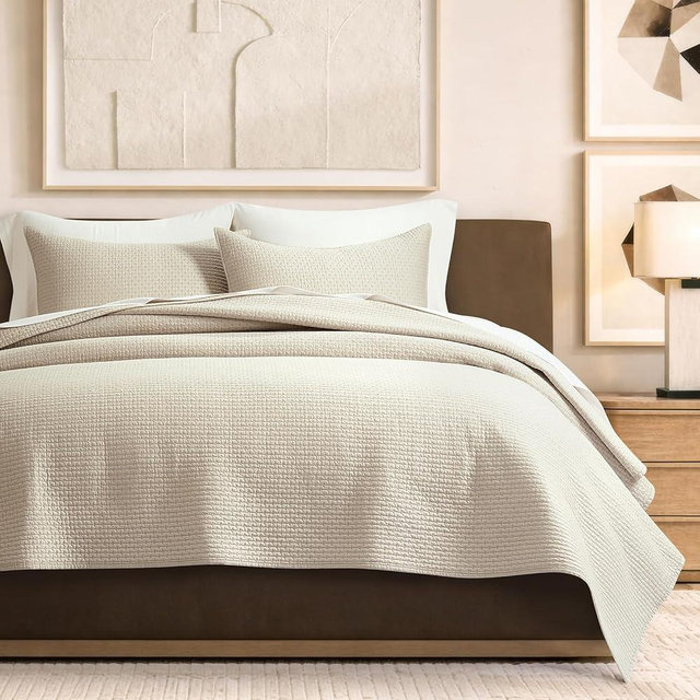 EVERGRACE Cotton Sateen Pick-Stitch Quilt Set Queen Size – 100% Cotton Lightweight Coverlet Bedding, Pre-Washed Oversized Bedspread, Breathable All-Season Quilt Set with 2 Shams, Parchment | Pick-Stitch Design, Luxe Cotton Sateen, Double Sided, 100% Cotton, Oeko-Tex Certified, Lightweight