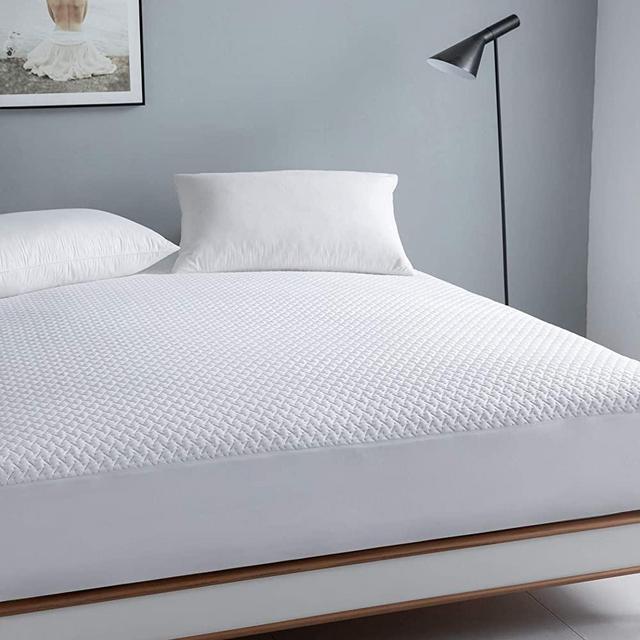 Queen Size Waterproof Mattress Protector-Cooling Mattresses Cover with Fitted Deep Pocket Up to 18''