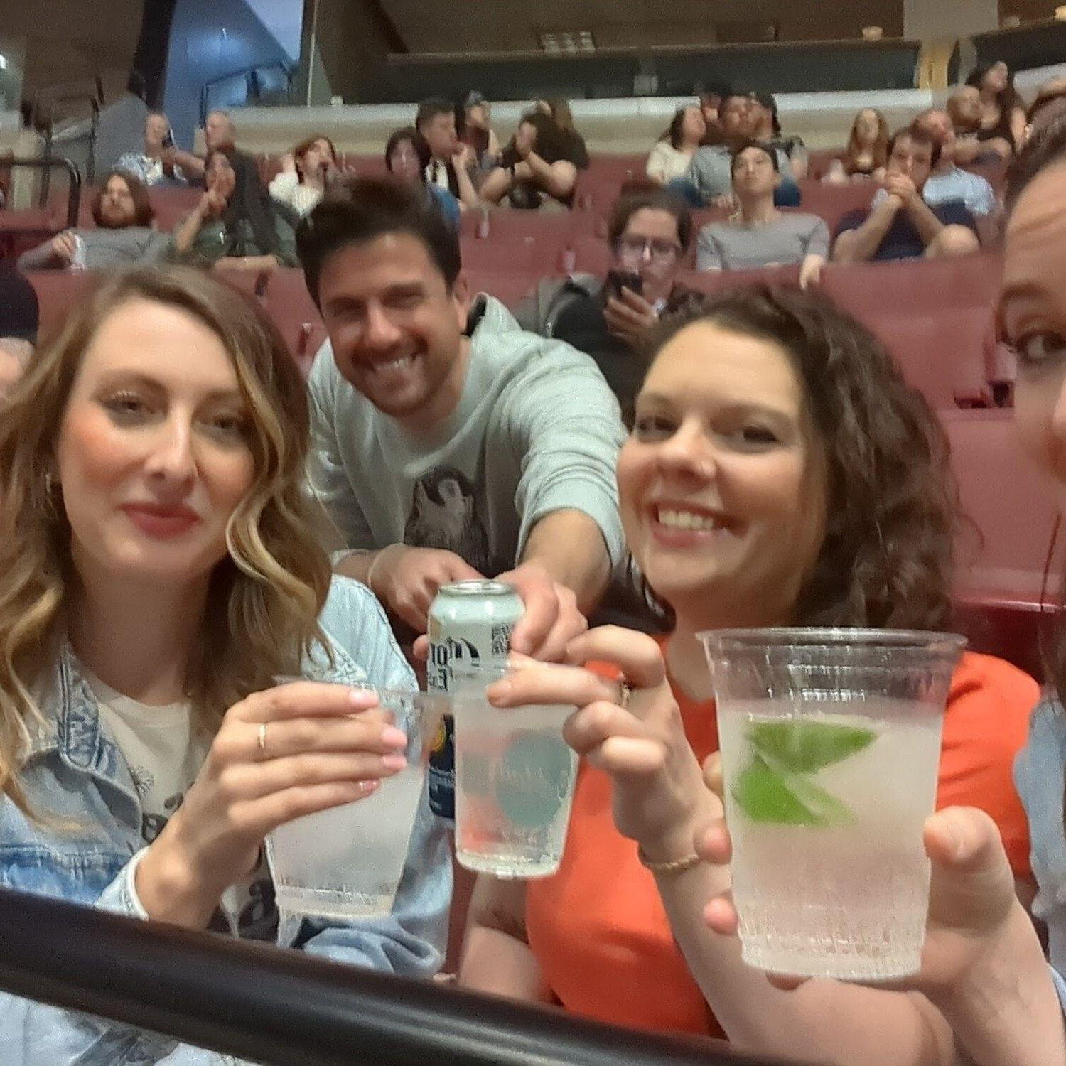 Waiting for the Postal Service/DCFC concert to start!
