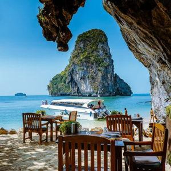 Honeymoon Experience: Beach Dinner For Two