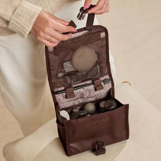 Terra Hanging Toiletry Bag