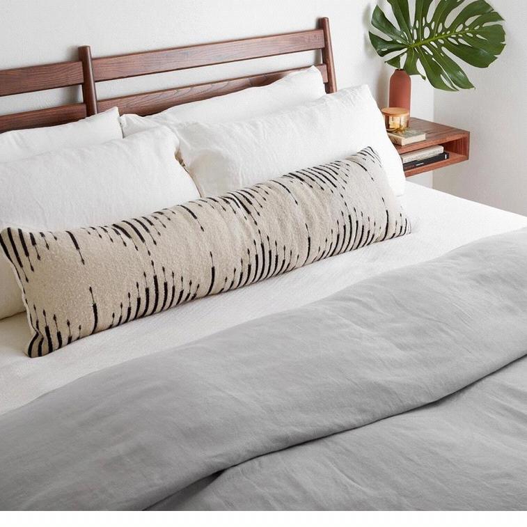 Viento Lumbar Pillow