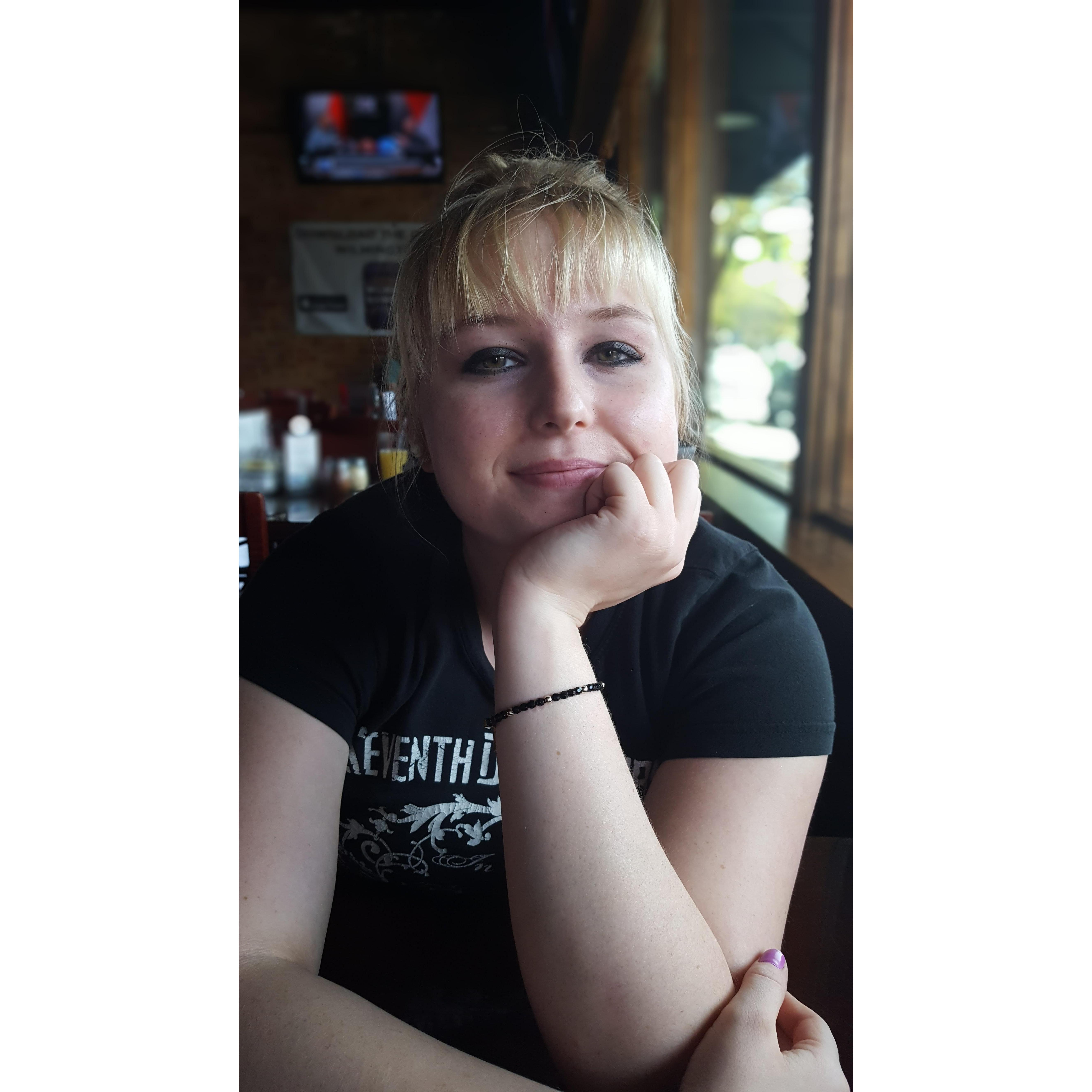 Waiting for our pizza...
