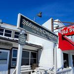 Chuck's Lakeshore Inn