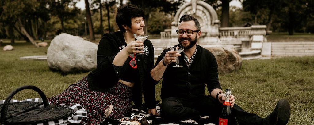 The Wedding Website of Nicole Armstrong and Evan Chapman