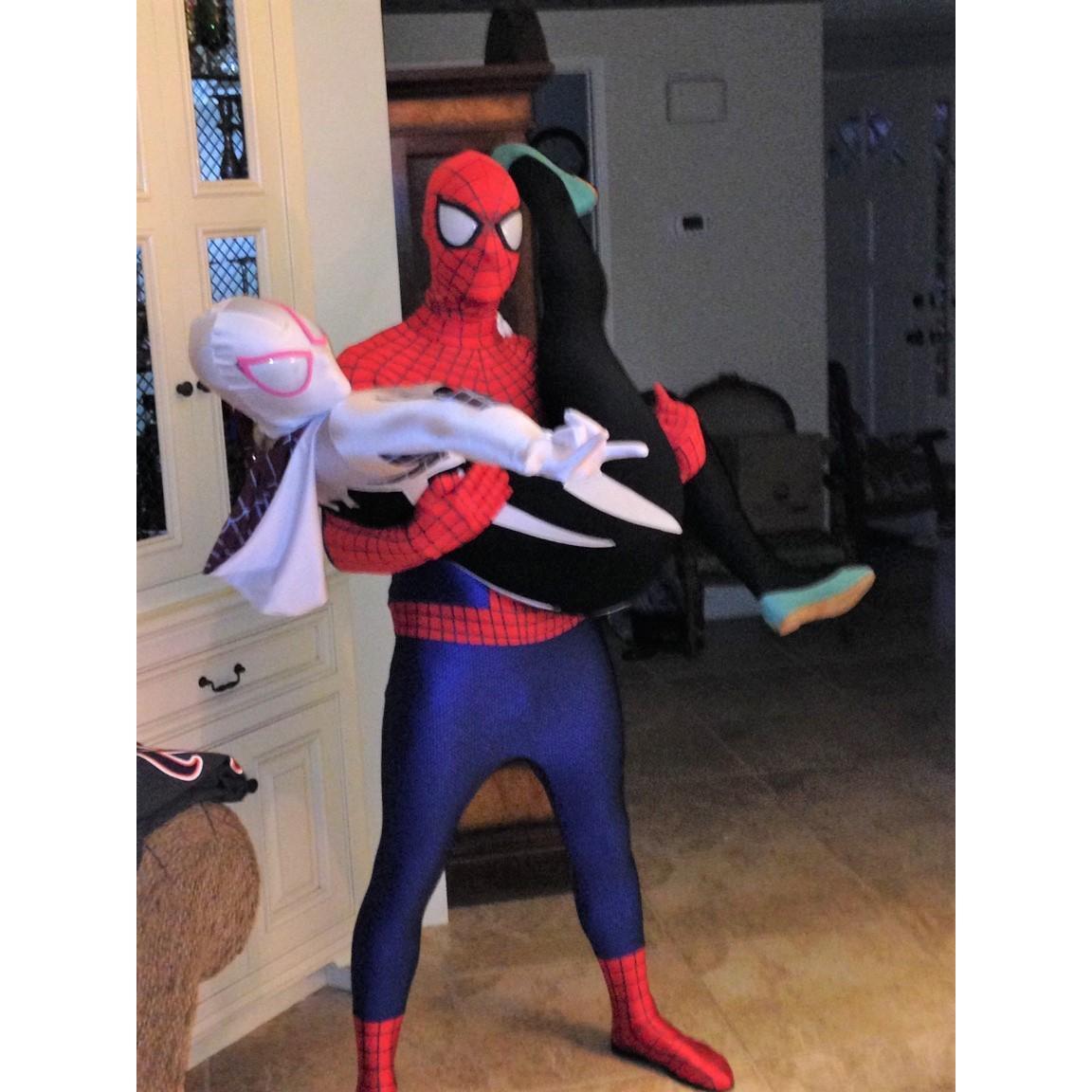 The real Amazing Spiderman and Spider Gwen! Halloween 2016