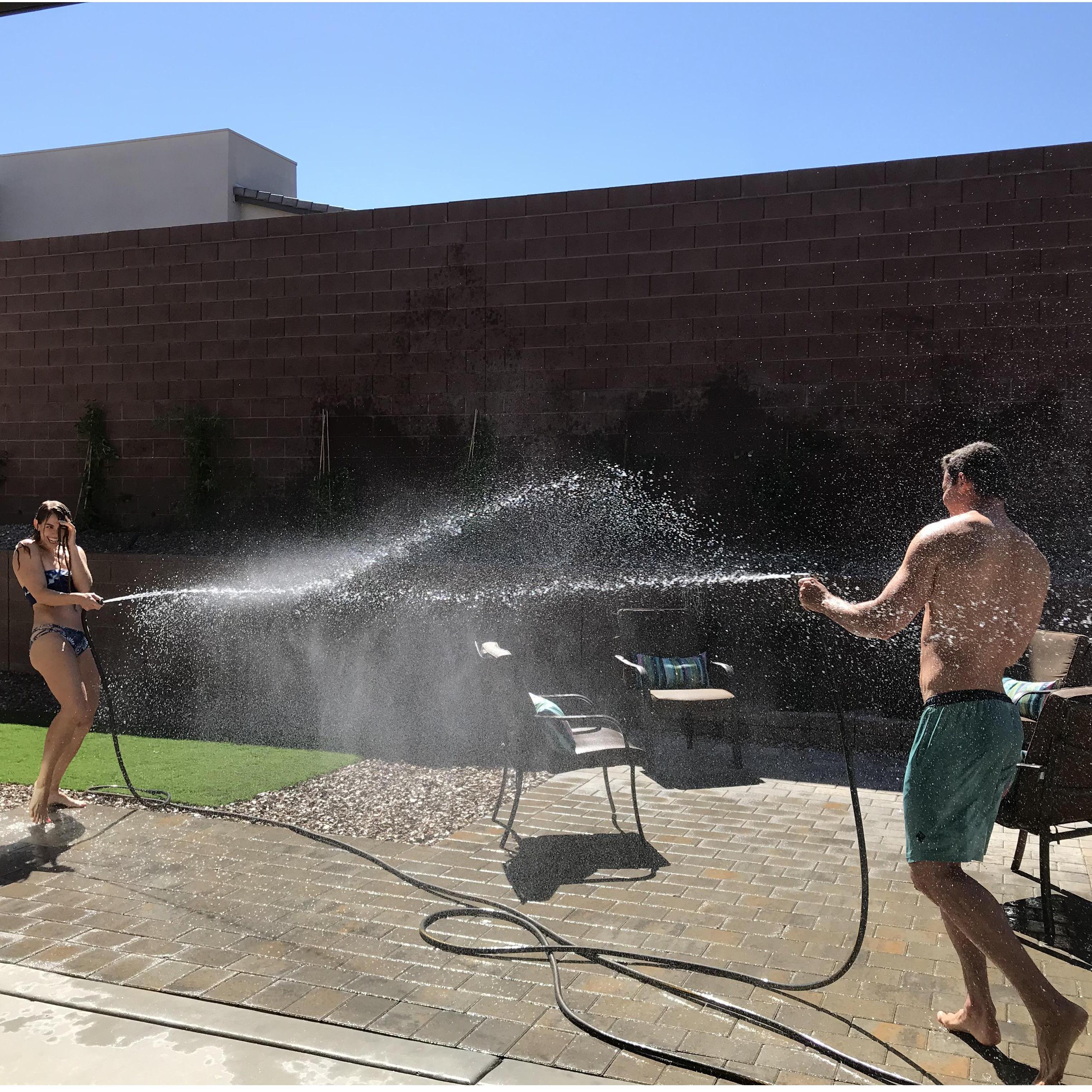 Time to cool off, so how about a double hose water fight!! 💦 Much wetter than water balloons!