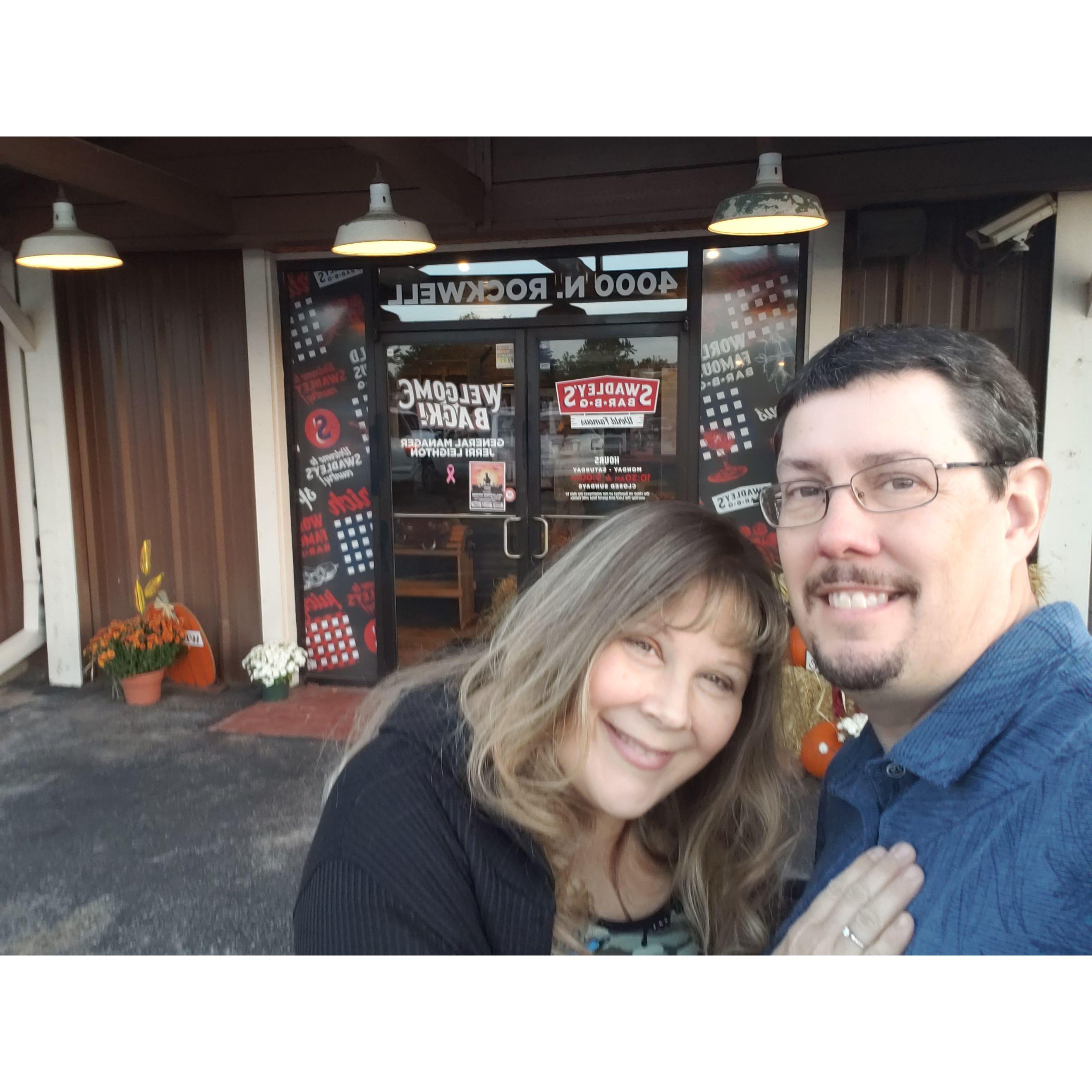 John and Lori about to eat the best Oklahoma BBQ (Swadley's).