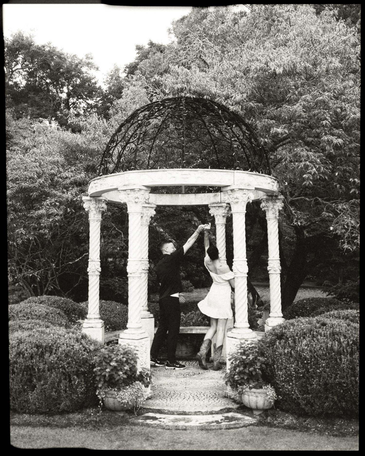 The Wedding Website of Rosalinda Martinez and Sean Higgins