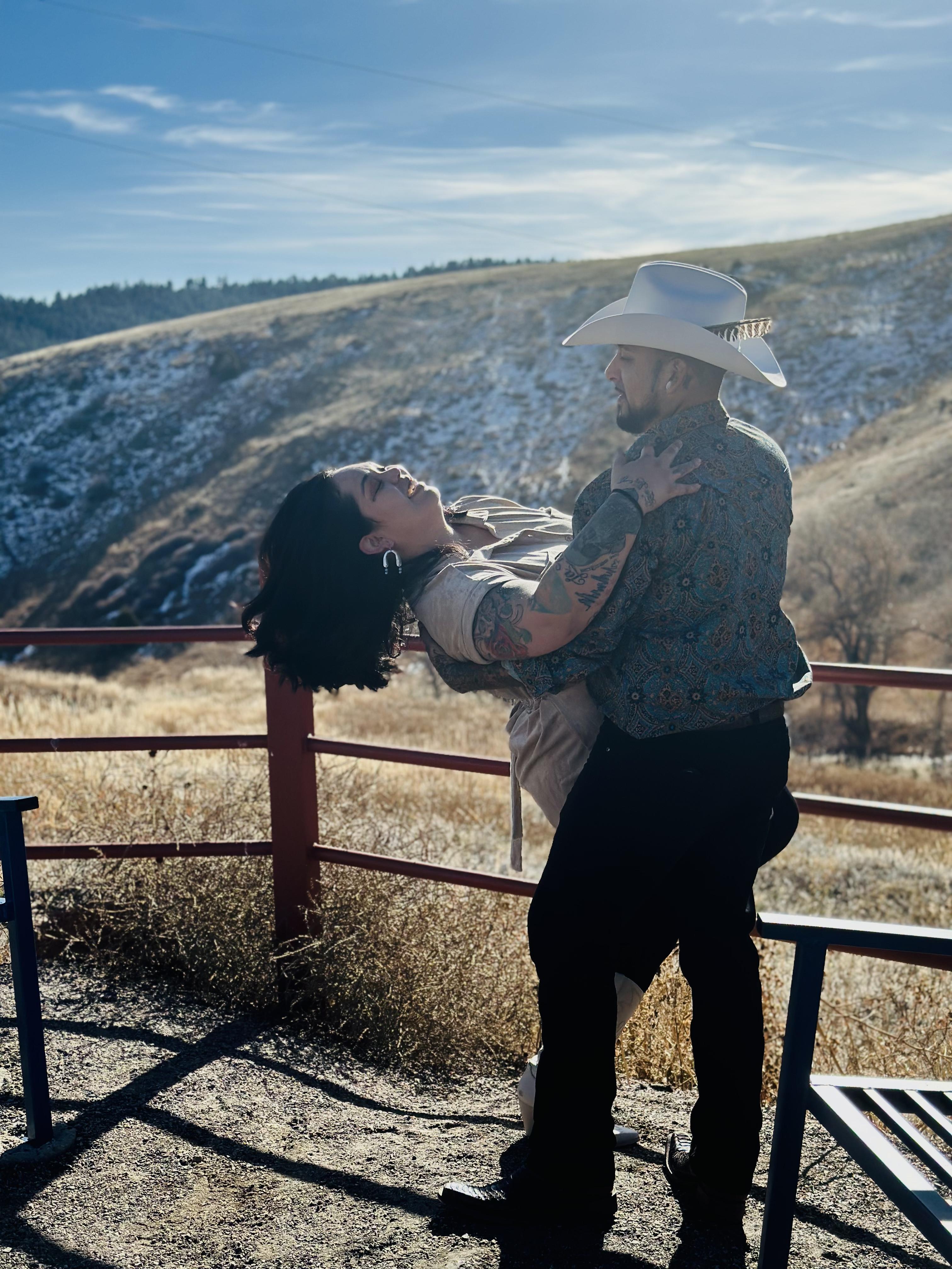The Wedding Website of Jenny Gomez and Roy Garcia