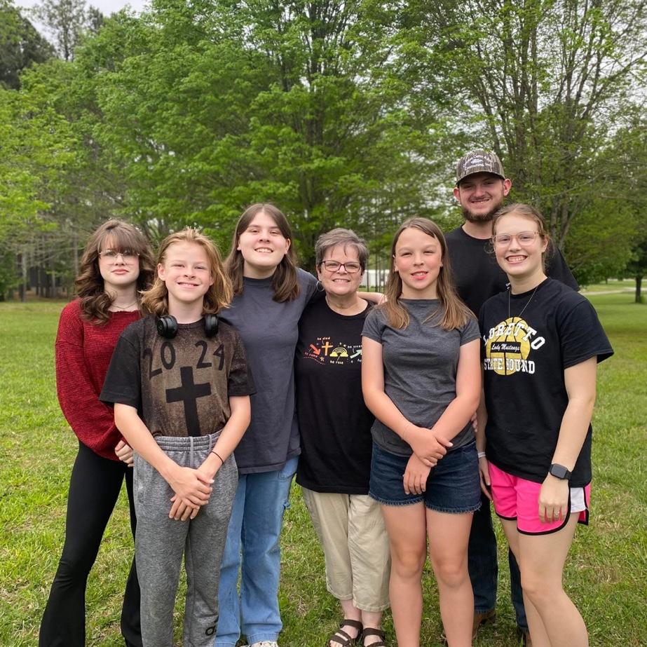 5 grandkids + Nana and DJ!