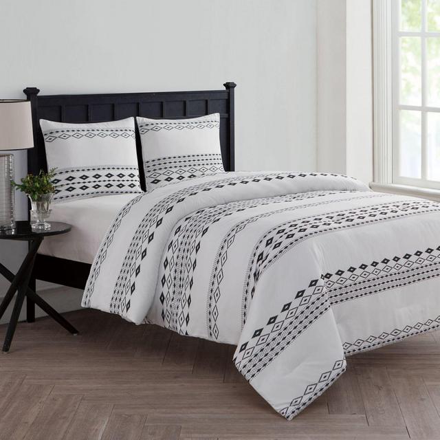 VCNY Home Azteca 3-Piece King Comforter Set in White/Black