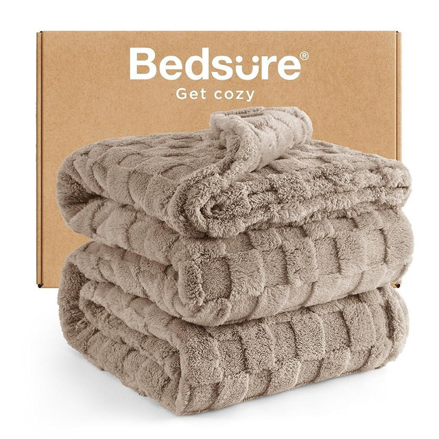 Bedsure Light Taupe Full Size Blankets for Bed - Super Soft Cozy Fleece Blanket for Women, Cute Large Throws for Girls, 84x90 Inches