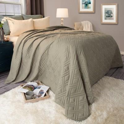 Solid Color Bed Quilt - Yorkshire Home