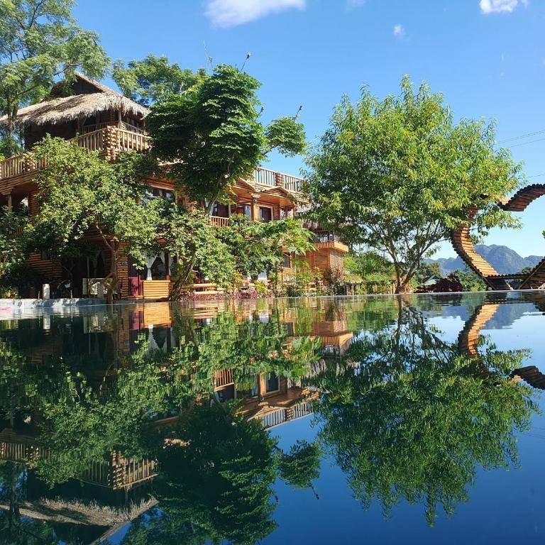 Honeymoon Hotel Fund