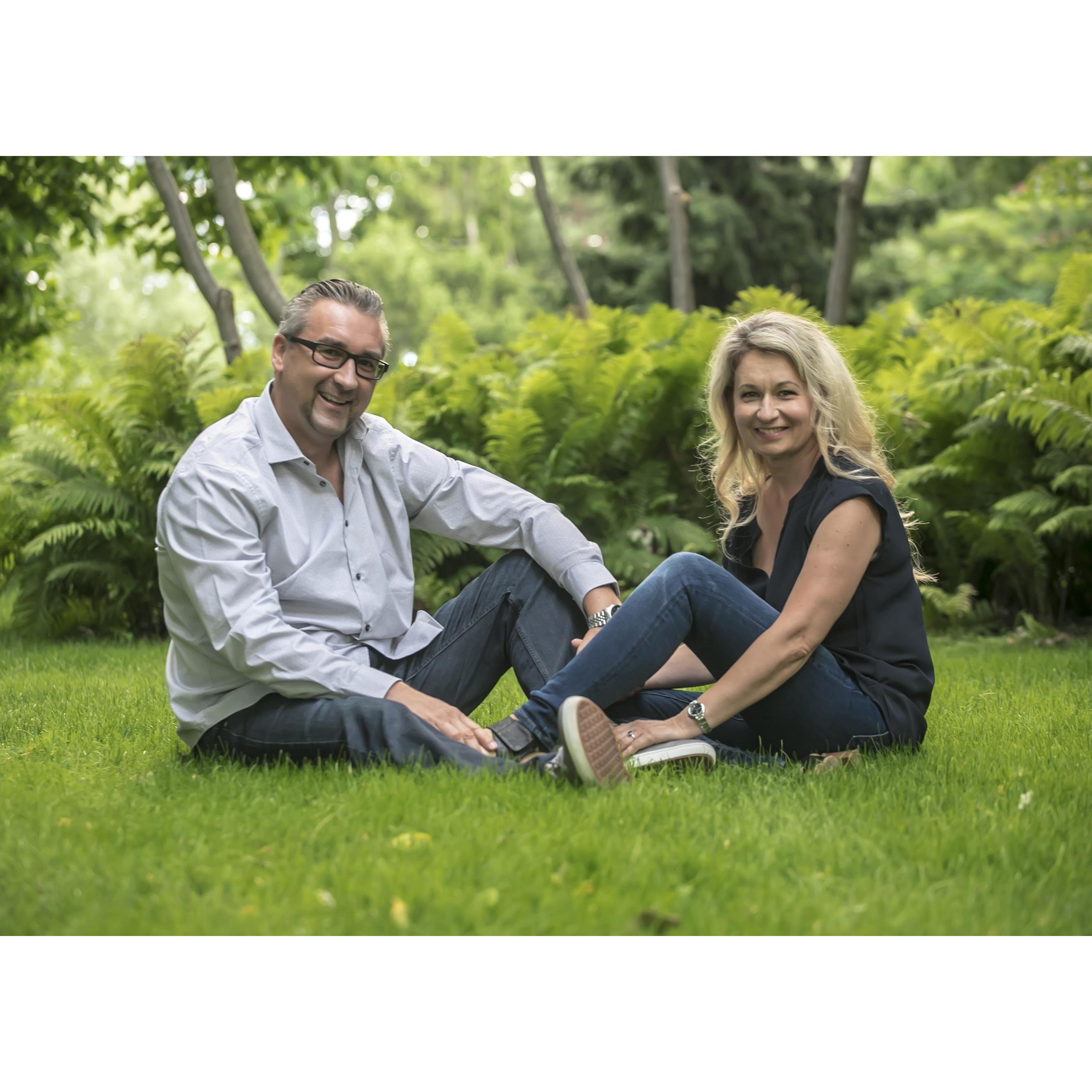 And one more engagement picture taken by Peggy Baker at the Paletta Mansion
