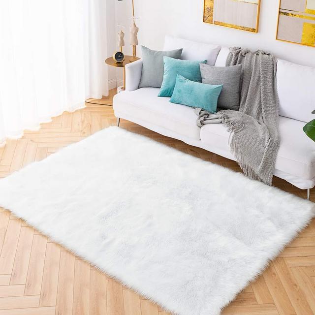 Carvapet Shaggy Soft Faux Sheepskin Fur Area Rugs Floor Mat Luxury Beside Carpet for Bedroom Living Room 4ft x 6ft, White