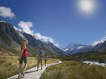 Hiking at Aoraki/Mt Cook National Park