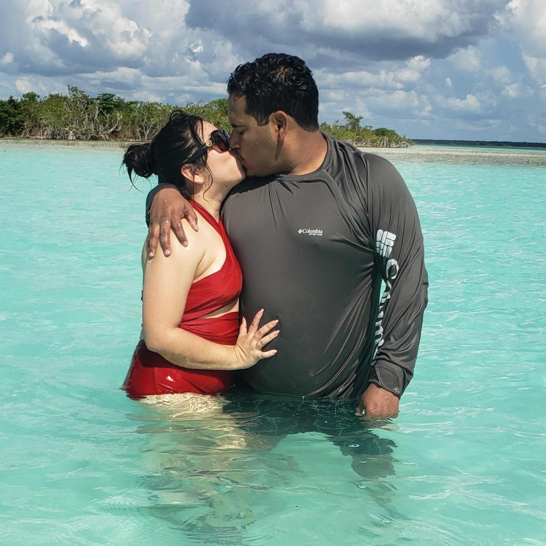Sharing a kiss in Bacalar