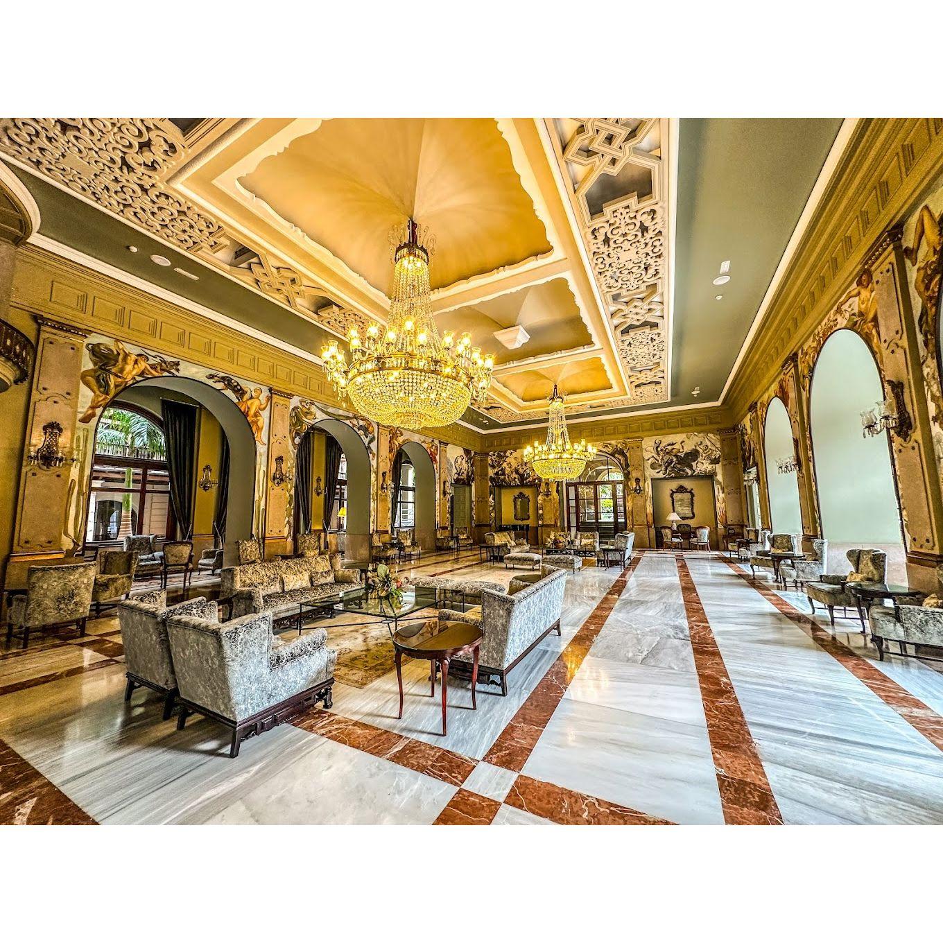 Santa Catalina Hotel