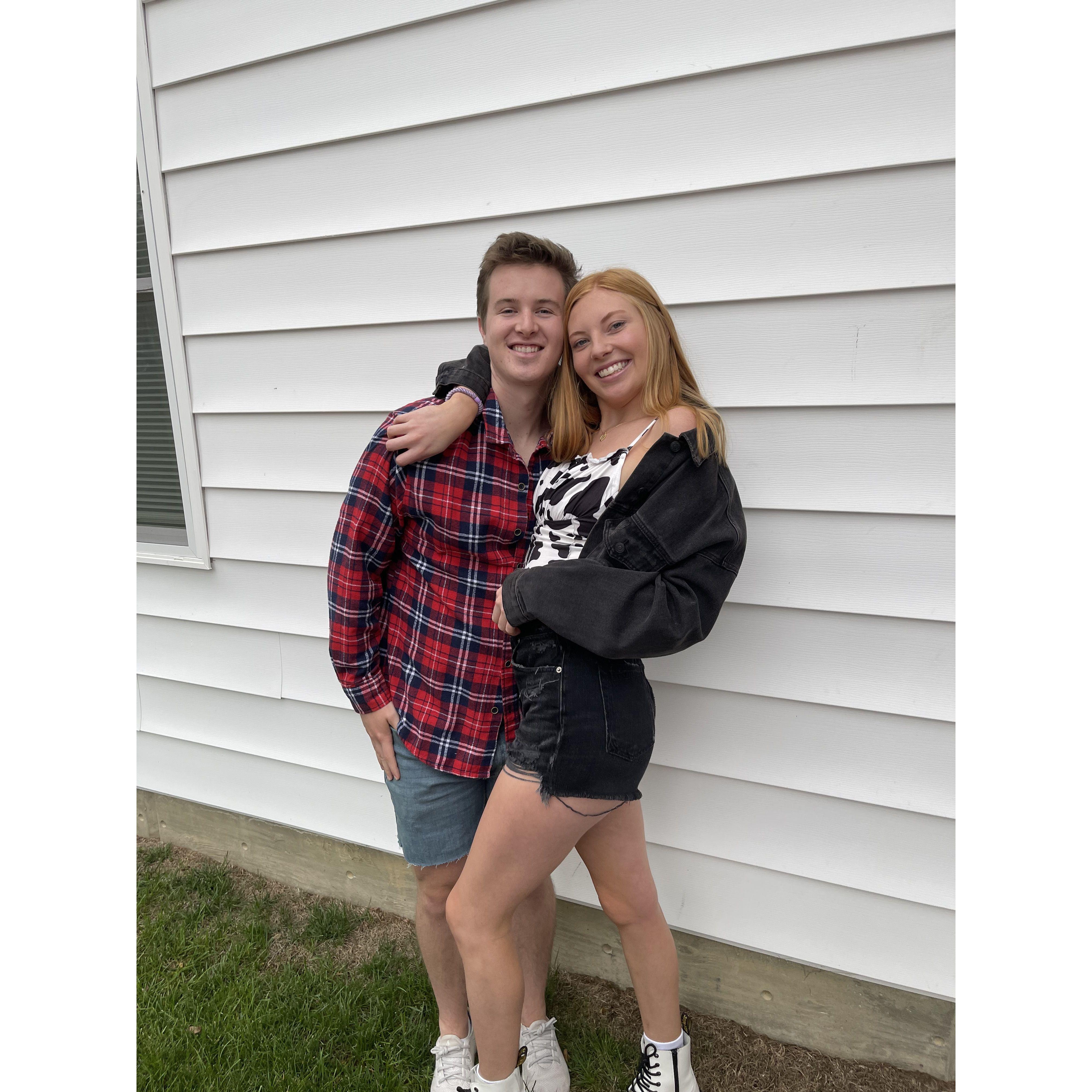 Lars pulled off a huge surprise and showed up for Lauren's sorority date party!