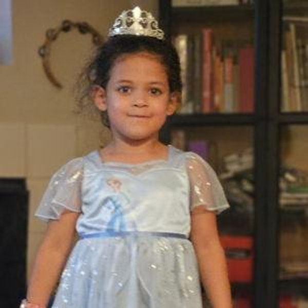 Take Neona To Disneyland!