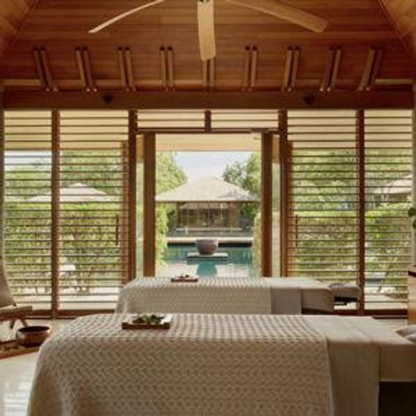 Honeymoon 60-Minute Couples Massage