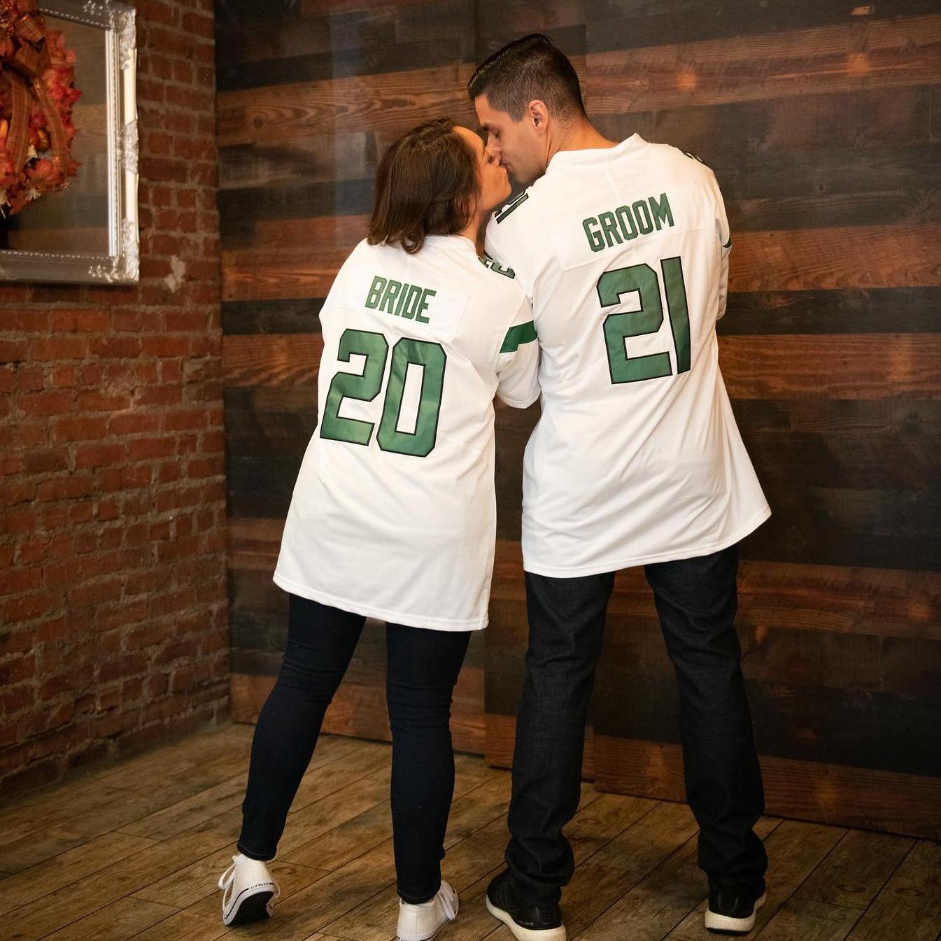 Bride and Groom 2021 Jets style