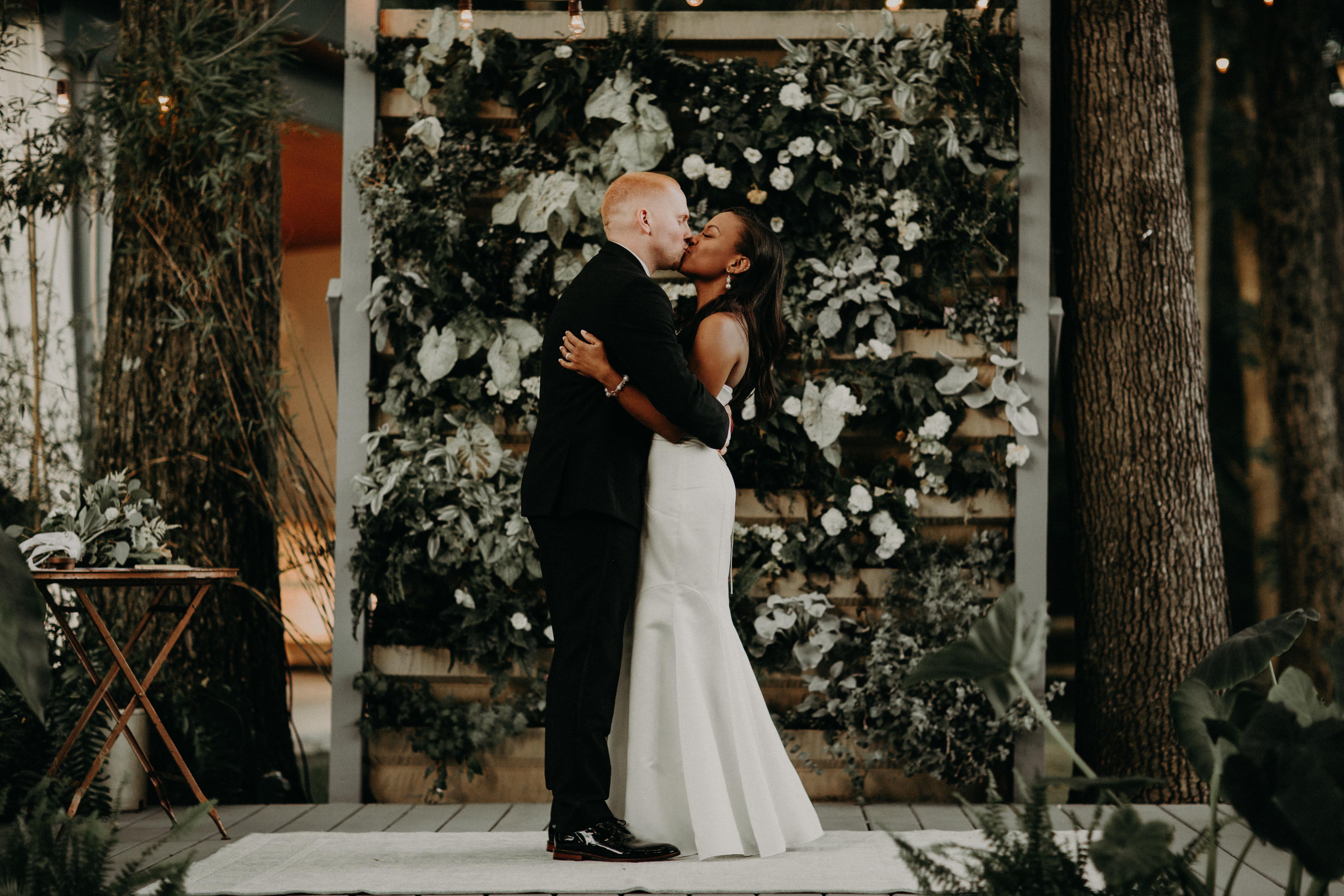 The Wedding Website of Alexa-Anne Wolf and Justin Wolf