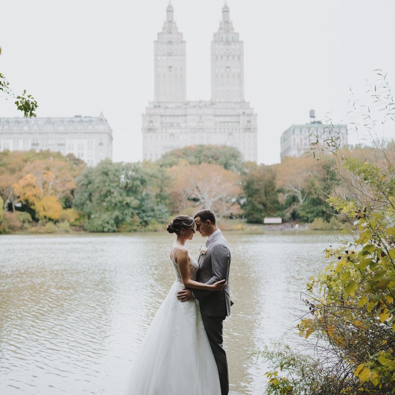 Wedding photo session in Central Park after our ceremony. This is one of our favorites 🤍