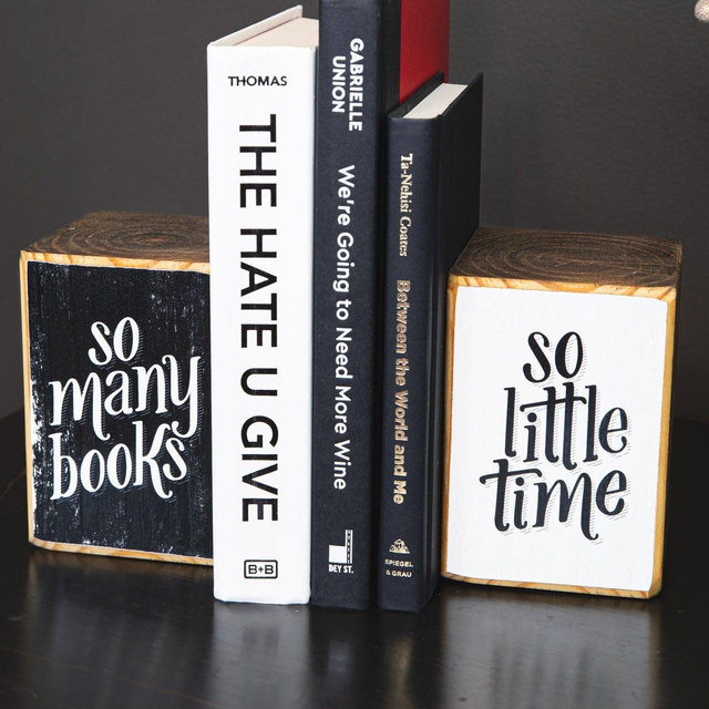 Wood bookends with So many books so little...