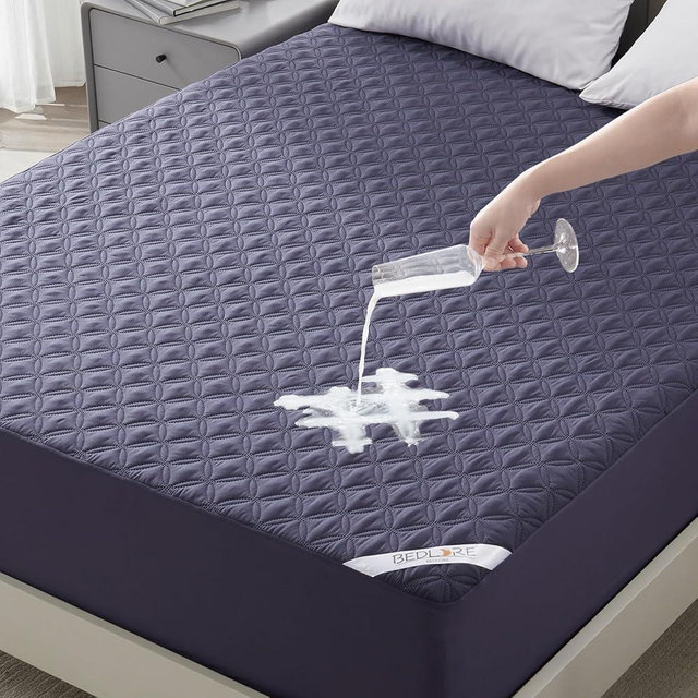 BEDLORE Waterproof Mattress Protector, Queen Size Noiseless Mattress Pad with Deep Pocket 6"-18" Depth, Soft Breathable Bed Mattress Cover Washable for Home, Bedroom, Hotel (Navy Blue)
