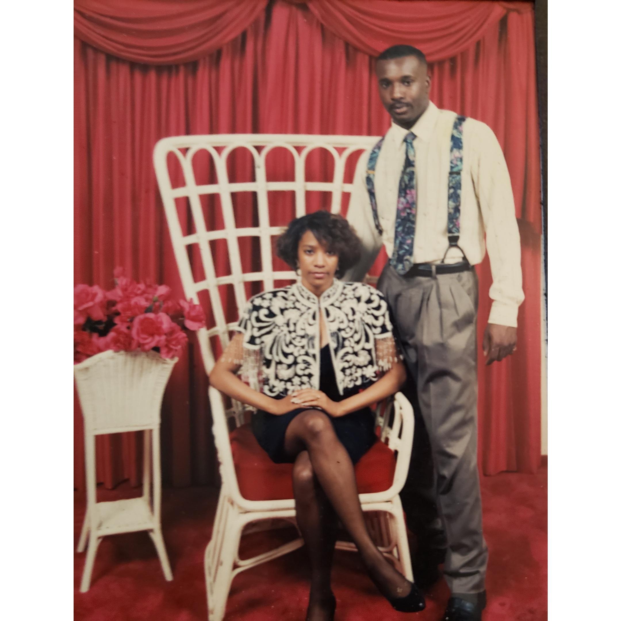 Nate gave me my 21st birthday party at the Clique!  Oh we were sharrrrrp!  LOL 1992