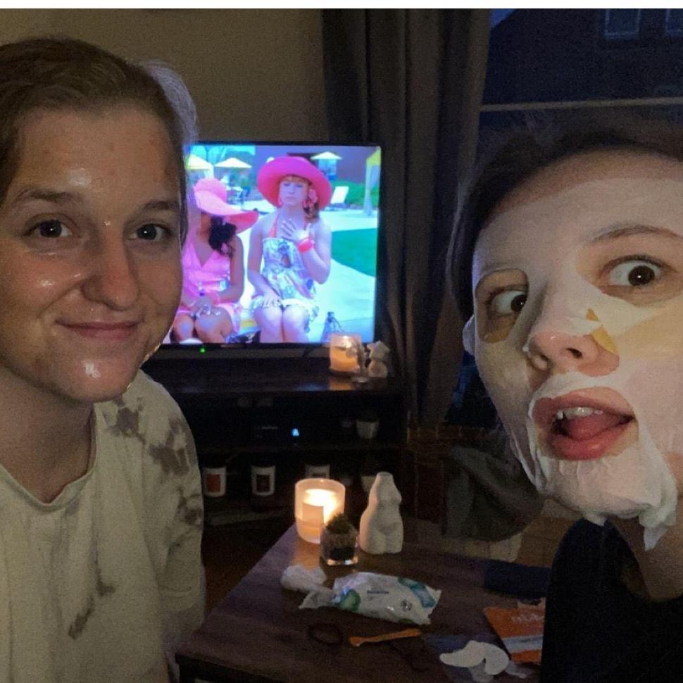 Facemasks and high school muscial in our flat